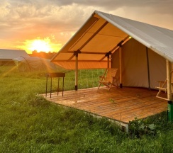 Шатер с террасой малый в Соты&Варенье