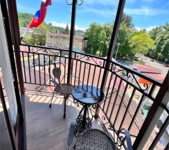 Двухместный, 2-х комнатный номер категории "Люкс" с балконом. в Викинг