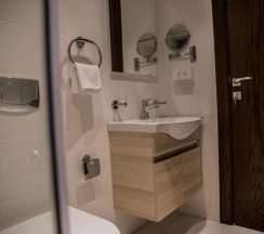 Одноместный люкс Royal с балконом в Naylover Hotel Suites
