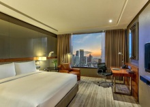 Двухместный номер Premium Executive двуспальная кровать в Hilton Sukhumvit Bangkok