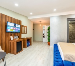 Трёхместный семейный номер Superior в Отель Monezza Hotel
