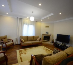 Вилла с балконом и с красивым видом из окна в Guzel Evler Family Resort