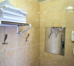 №6. Трехместный номер с дополнительным спальным местом и видом на горы в Прибой