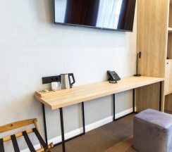 Двухместный полулюкс двуспальная кровать в Геопур