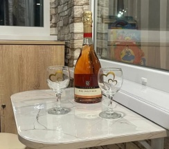 Двухместные апартаменты c 1 комнатой с балконом (двуспальная кровать) в Квартира Уютная однокомнатная с новым ремонтом в историческом цeнтpe города Пcкoва