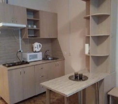 Кровать в 4-местном общем женском номере в Сибпромстрой