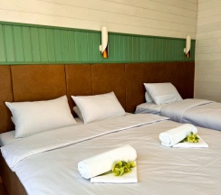 Трёхместный номер Standard с красивым видом из окна в Manresa family resort