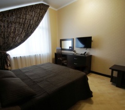 Четырёхместный люкс Мансарда с видом на горы в Елена