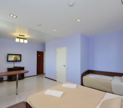 «Комфорт Семейный» 3- местный TRPL, (№205; №304)  в MotoStop