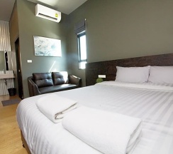 Двухместный номер Superior двуспальная кровать в The Arbern Hostel x Bistro