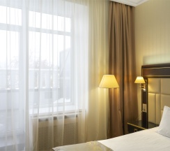 Стандартный номер с балконом и 1 двуспальной кроватью в 7 Avenue Hotel&SPA