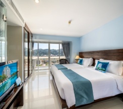 Люкс Royal с 2 комнатами в Andaman Beach Suites Hotel