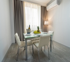 Двухместный люкс двуспальная кровать в Отель Downtown Suites Hotel Yerevan