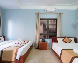 Четырёхместный номер Superior с балконом в Ha Long Bay Fancy Hostel