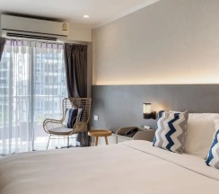 Двухместный номер Deluxe с балконом двуспальная кровать в Heeton Concept Hotel Pattaya by Compass Hospitality