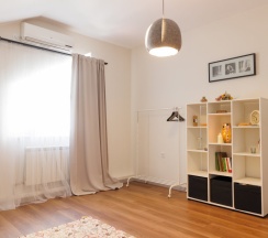 Коттедж с 6 комнатами с балконом и с красивым видом из окна в Дом пробуждения