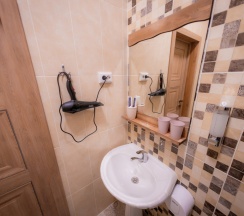 Двухместный номер Superior с балконом двуспальная кровать в AS Inn Hotel