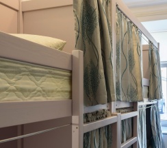 Кровать в общем номере (женский номер) в Рус