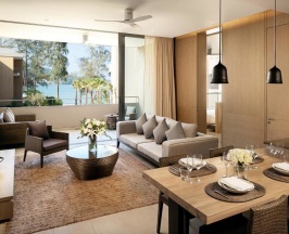 Двухместный люкс Azure с видом на море двуспальная кровать в Twinpalms MontAzure Phuket Resort