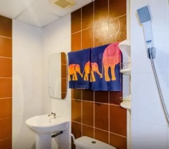 Двухместный номер Superior двуспальная кровать в Baan Yuyen Karon Guesthouse