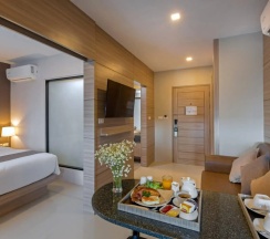 Двухместный номер Grand Deluxe с балконом (двуспальная кровать) в Patong Bay Residence