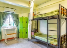 Кровать в общем номере (женский номер) в OYO 928 Leaf Hostel