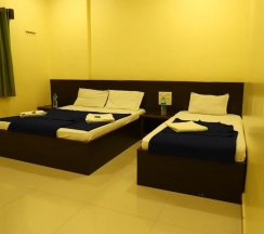 Трёхместный номер Standard в Sai Madhavi Palace Hotel