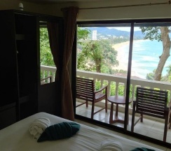 Номер Deluxe рядом с пляжем в On The Hill Karon Resort