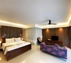 Двухместный номер Executive Deluxe с видом на бассейн двуспальная кровать в L'esprit de Naiyang Beach Resort