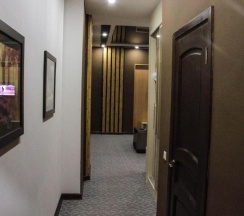 Люкс с балконом в Paradise Hotel