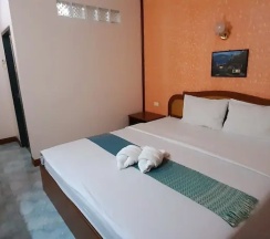 Трёхместный семейный номер Standard односпальная кровать в Thepparat Lodge Krabi