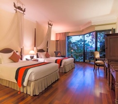 Двухместный номер Deluxe с балконом двуспальная кровать в Angkor Palace Resort & Spa