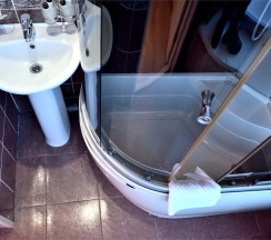 №9. Семейный номер с двуспальной кроватью, диваном и видом на Байкал в Прибой