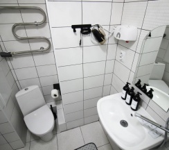 Двухместный номер Comfort с балконом и с красивым видом из окна (двуспальная кровать) в Апартаменты Уютно как дома с балконом