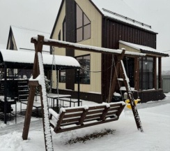 Барнхаус ЯгельХаус (оснащение дома, стоимость банного чана и бани см. Подробнее) в Pavlove Village