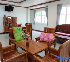 Коттедж с 4 комнатами в Kamalar Palace Longstay house