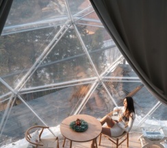 Купол двухуровневый с видом на озеро и закат в Fusion Inn