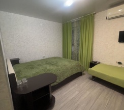 Четырёхместный номер Comfort с балконом в Акула