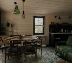 Четырёхместный коттедж с балконом в Дом в заповеднике