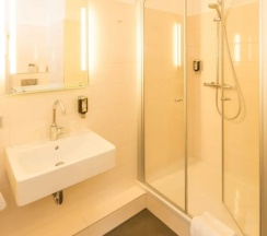 Двухместный люкс двуспальная кровать в Heikotel Hotel Windsor
