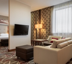 Двухкомнатный Люкс в Sheraton Skypoint Luxe Hotel