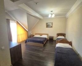 Четырехместный номер с балконом в Алиса