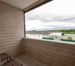 Четырёхместные апартаменты с балконом и с красивым видом из окна в Rodnik village&SPA