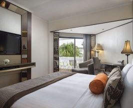 Двухместный номер Deluxe с балконом и с видом на реку 2 отдельные кровати в Anantara Riverside Bangkok Resort