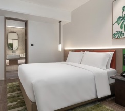 Четырёхместный люкс с 2 комнатами в Holiday Inn Resort Sanya Bay by IHG