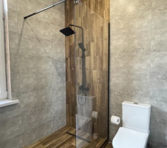 Коттедж с 3 комнатами с балконом и с красивым видом из окна в Borville