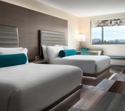 Четырёхместный номер Standard с видом на воду в Aloft Scottsdale