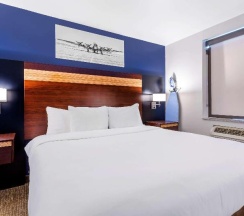 Двухместный номер Standard в Avion Inn Near LGA Airport, Ascend Hotel Collection