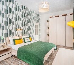 Четырёхместные апартаменты с 3 комнатами с видом на город в 3-комн. апарты в центре города на ул. Романовская Слобода 22