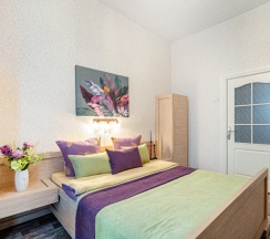 Четырёхместные апартаменты с 3 комнатами с видом на город в 3-комн. апарты в центре города на ул. Романовская Слобода 22